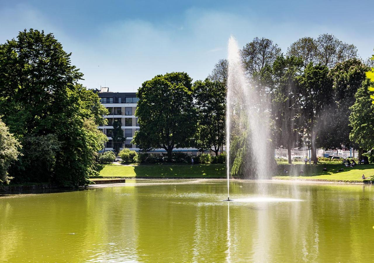 Residenz Am Zwinger Aparthotel Dresden Eksteriør bilde Fountain at the lake